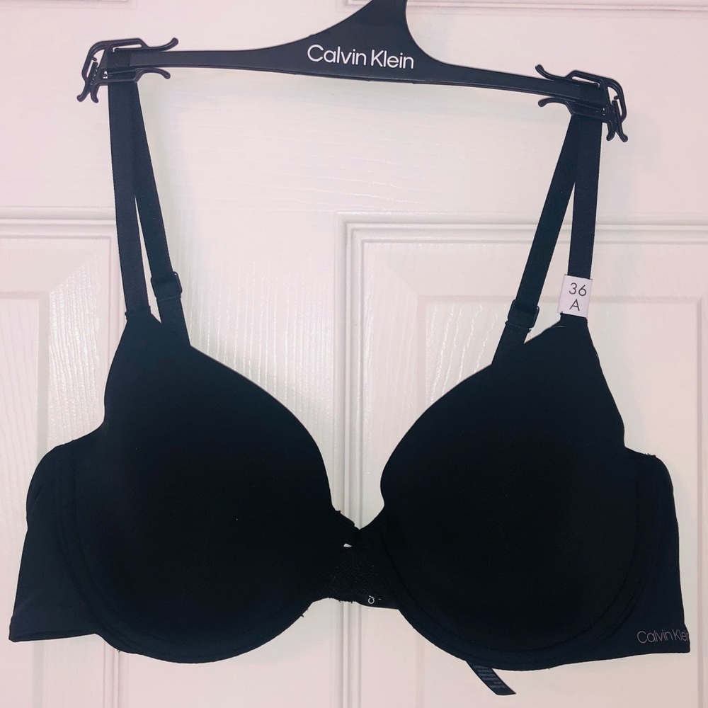 Calvin Klein lightly lined bra (36A)